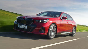 BMW 530e M Sport Pro - front tracking