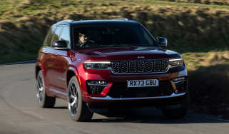Jeep Grand Cherokee 4xe - front action